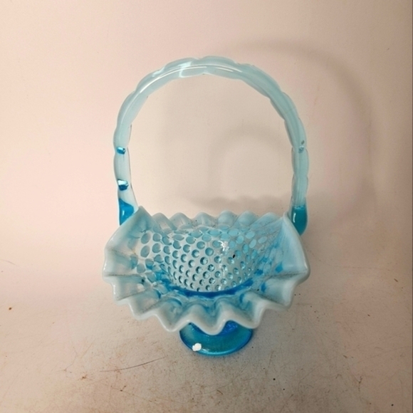 Vintage Fenton blue opalescent hobnail ruffle edge‎ basket - Picture 1 of 5